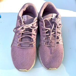 Light pink Puma women size 9 running shoes
